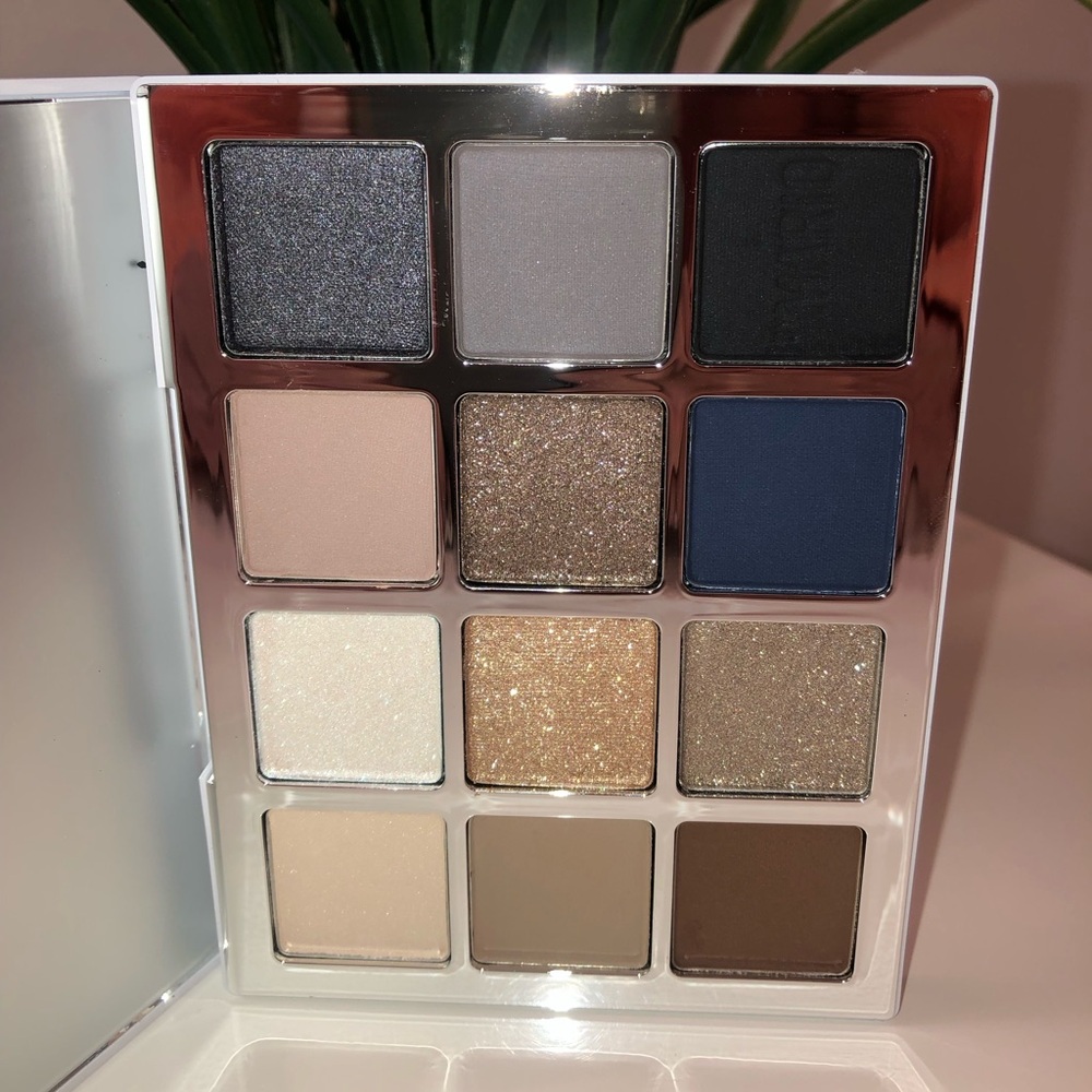 ETHEREAL EYES EYESHADOW PALETTE: MOONLIGHT - Picture 7 of 15